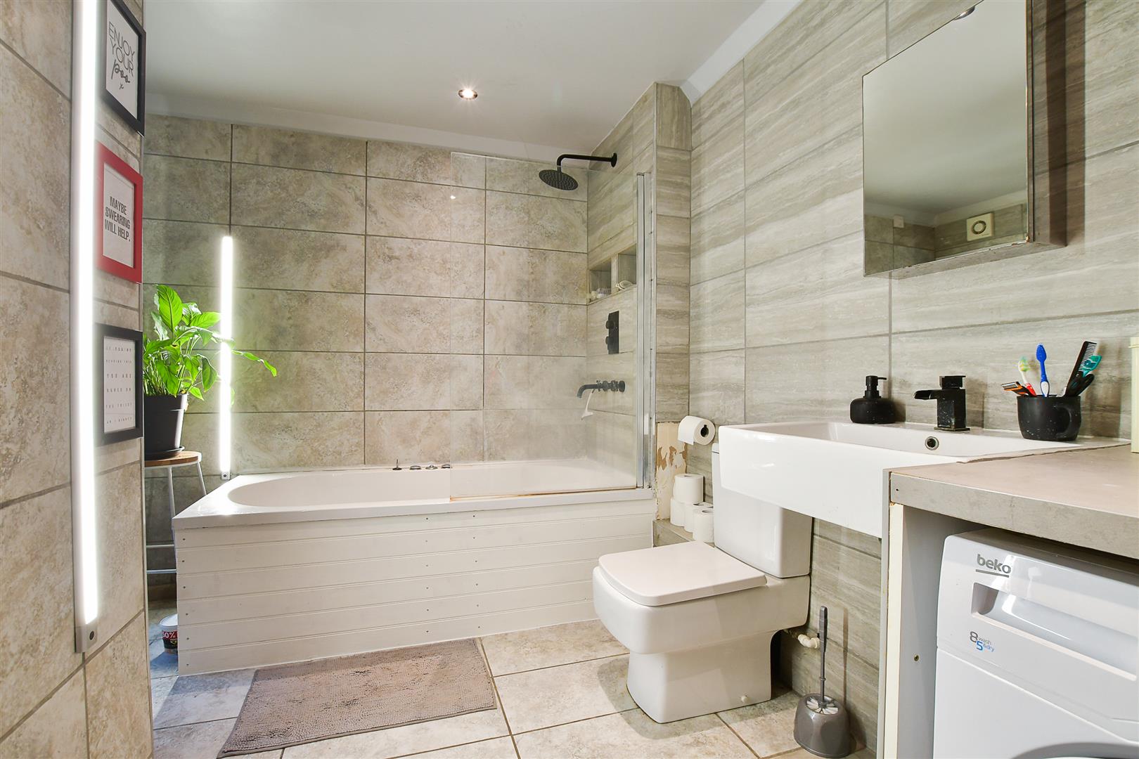 2 bed property in Church Road, St. Leonards-On-Sea